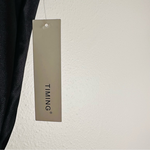 New Timing black satin v-neck sleeveless wrap effect bodysuit - Picture 6 of 7